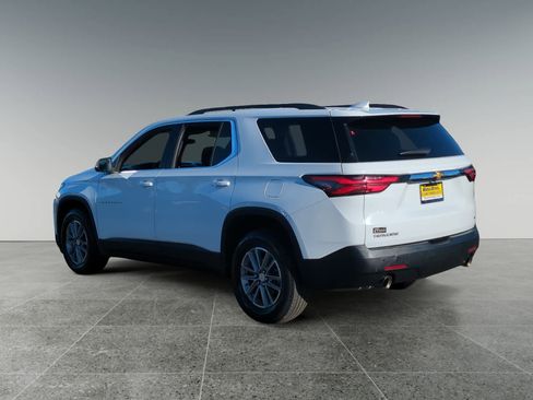 Used 2023 Chevrolet Traverse LT image 3
