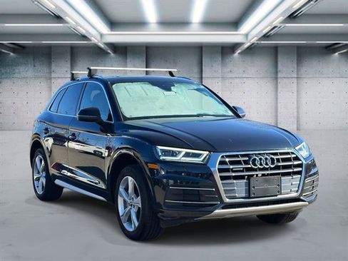 Used 2020 Audi Q5 2.0T Premium Plus w/ Premium Plus Package image 2