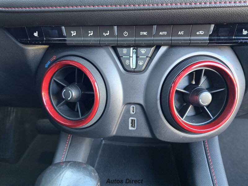 Used 2019 Chevrolet Blazer RS w/ Sun and Wheels Package FWD image 36