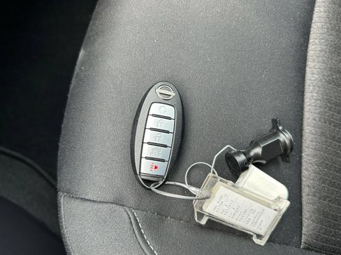 Used 2025 Nissan Altima 2.5 SV FWD image 18