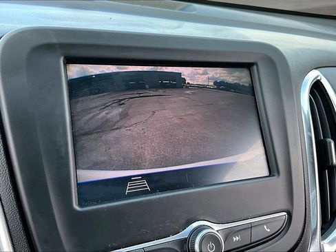 Used 2021 Chevrolet Equinox LT FWD image 14