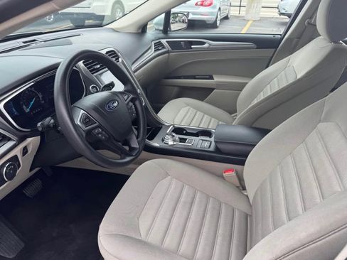 Used 2019 Ford Fusion SE image 5