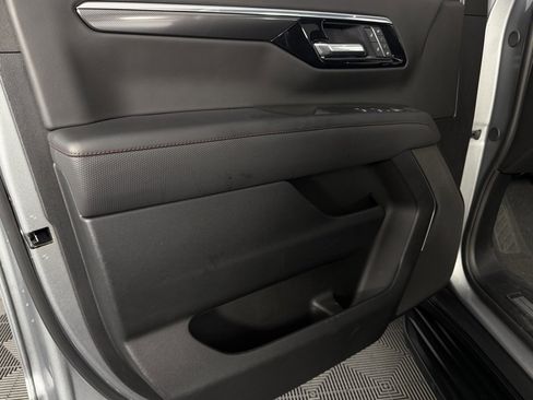 Used 2025 Chevrolet Suburban RST image 25