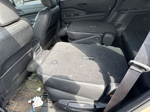 Used 2024 Nissan Pathfinder Rock Creek image 14