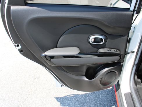 Used 2019 Kia Soul ! w/ Technology Package FWD image 18
