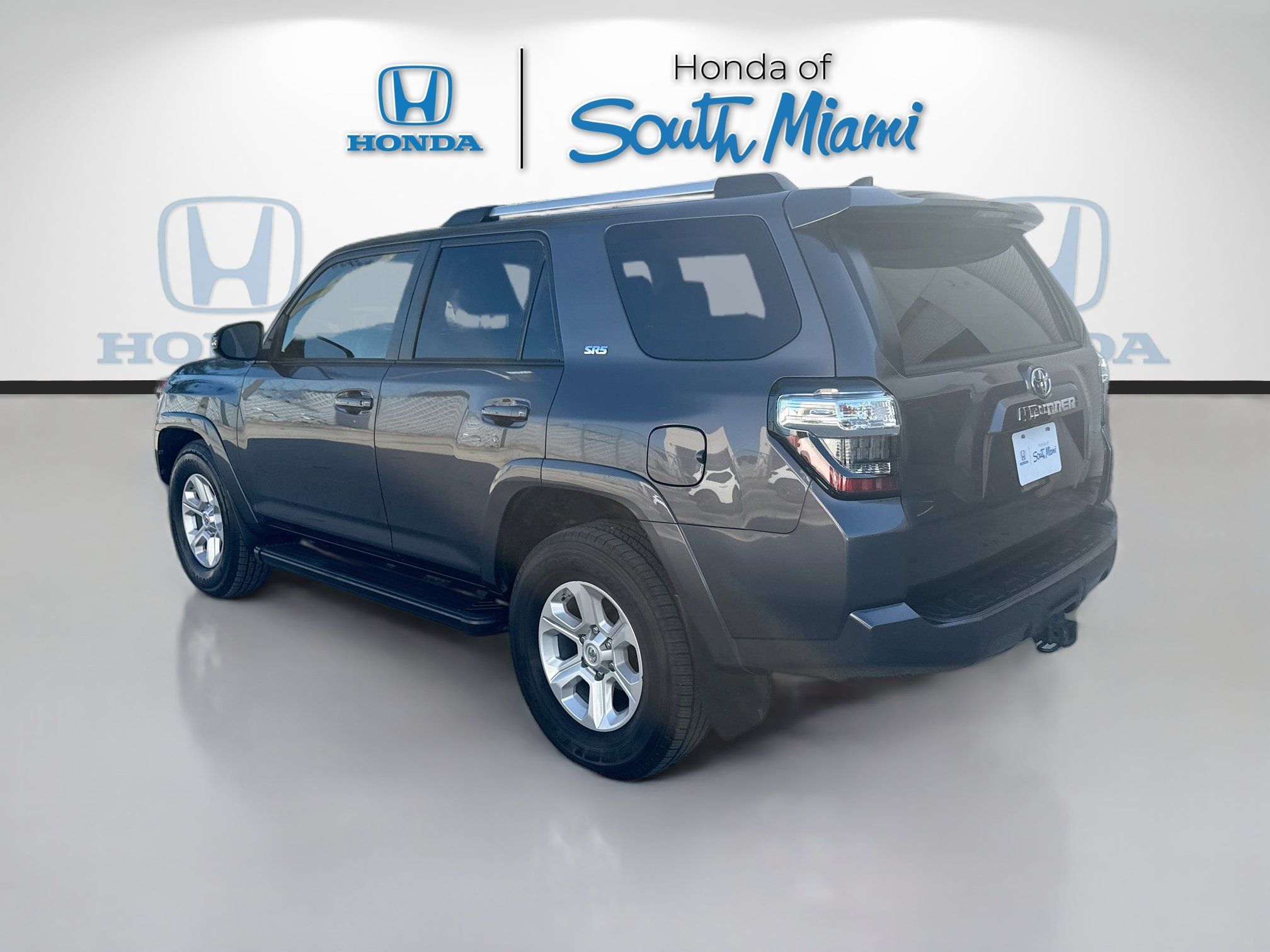 Used 2021 Toyota 4Runner SR5 Premium w/ Moonroof Package RWD image 5