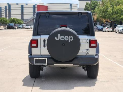 Used 2022 Jeep Wrangler Unlimited Sport AWD/4WD image 6