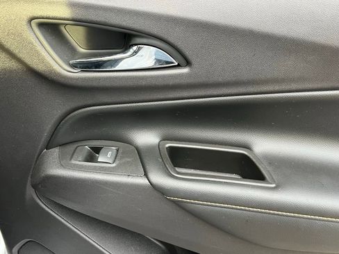 Used 2019 Chevrolet Equinox Premier image 18