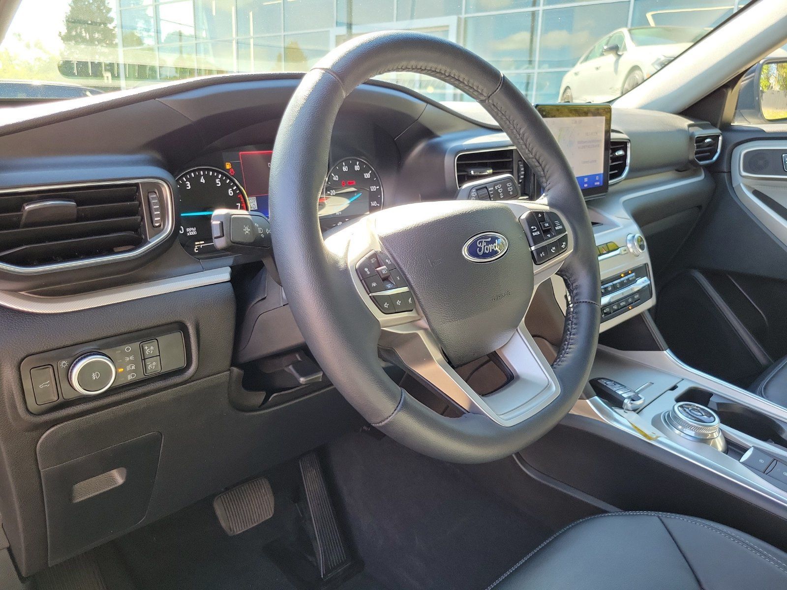 Used 2023 Ford Explorer XLT w/ Equipment Group 202A AWD/4WD image 11