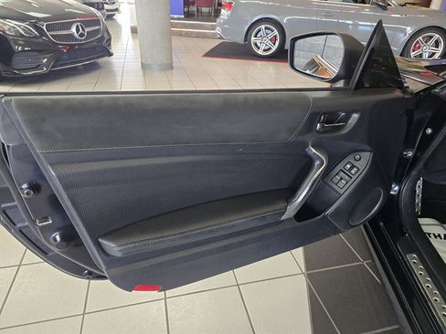 Used 2017 Toyota 86 RWD image 7