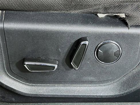 Used 2016 Ford F150 XLT w/ Equipment Group 302A Luxury image 11