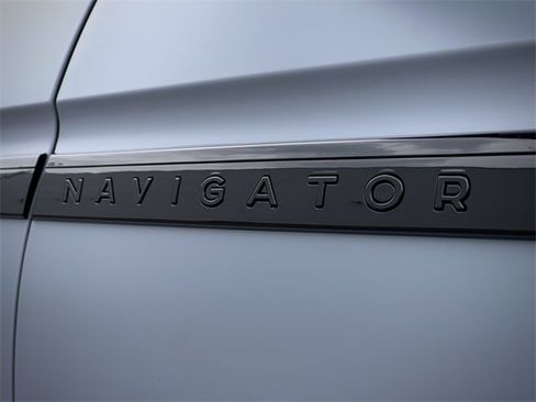 New 2025 Lincoln Navigator Reserve w/ Jet Appearance Package image 49