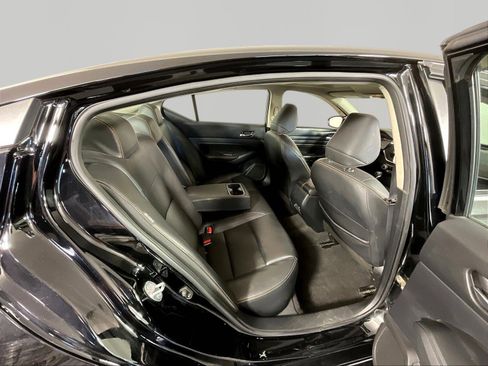 Used 2022 Nissan Altima 2.5 SR w/ Midnight Edition Package FWD image 25