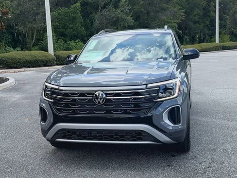 New 2025 Volkswagen Atlas Peak Edition SE image 3