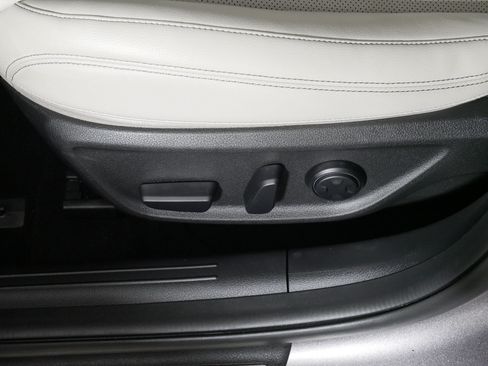 Used 2023 Genesis G70 2.0T AWD/4WD image 20