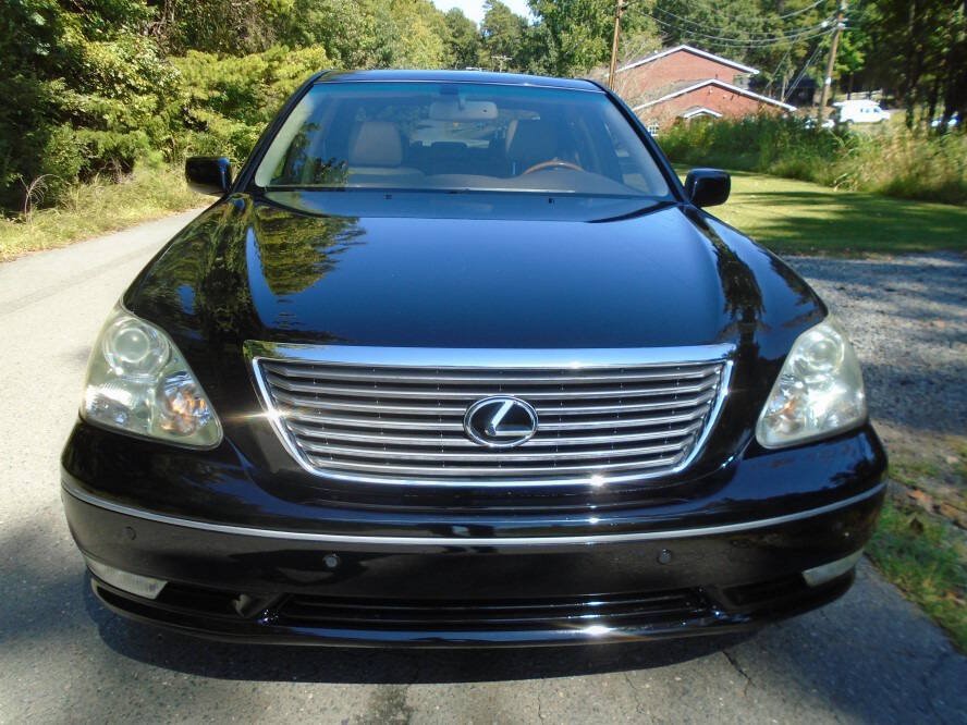 Used 2005 Lexus LS 430 RWD image 2