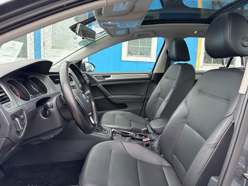 Used 2016 Volkswagen Golf SportWagen FWD image 6