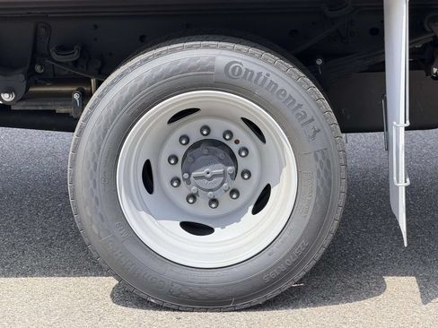 New 2025 Ford F550 2WD Regular Cab Super Duty w/ XLT Value Package image 5