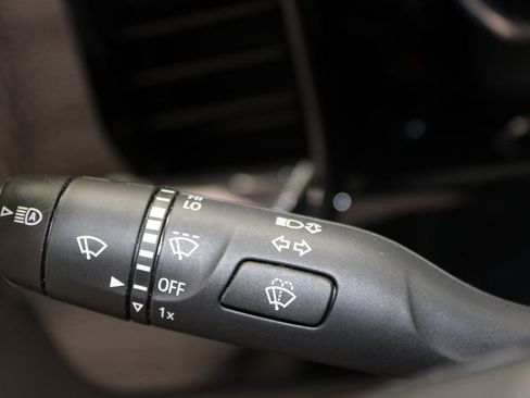 Used 2025 GMC Sierra 1500 SLT image 48