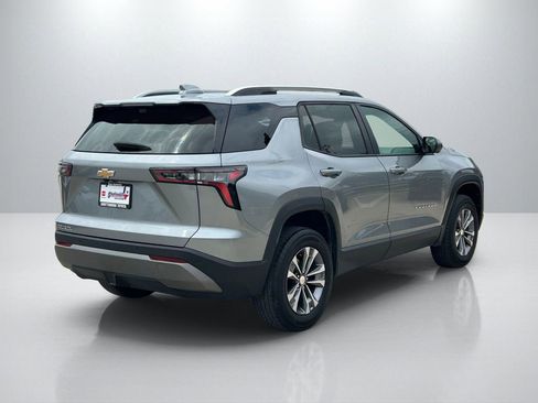 Used 2025 Chevrolet Equinox LT w/ Convenience Package II image 5