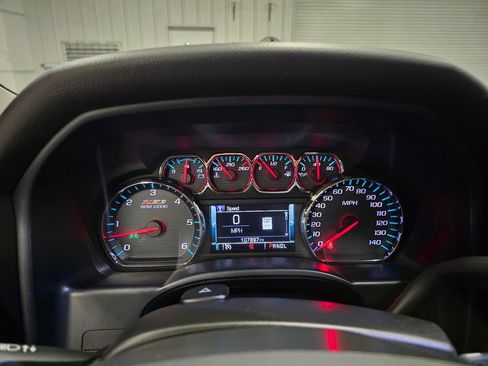Used 2018 Chevrolet Silverado 1500 LT w/ All Star Edition AWD/4WD image 24