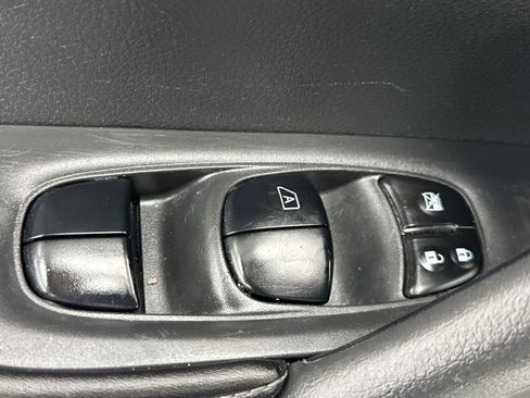 Used 2017 Nissan Rogue SL w/ SL Premium Package image 18