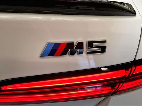 Used 2025 BMW M5 w/ Carbon Package AWD/4WD image 11