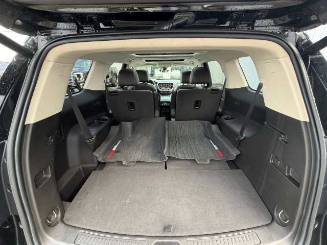 Used 2020 GMC Acadia Denali w/ Technology Package AWD/4WD image 17