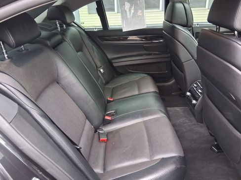 Used 2012 BMW 750i xDrive image 23