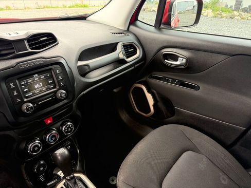 Used 2017 Jeep Renegade Latitude AWD/4WD image 20