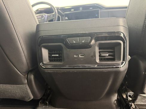 Used 2022 GMC Sierra 1500 AT4 w/ AT4 Preferred Package AWD/4WD image 14