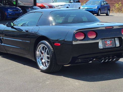 Used 1999 Chevrolet Corvette Coupe w/ Lighting Pkg RWD image 8