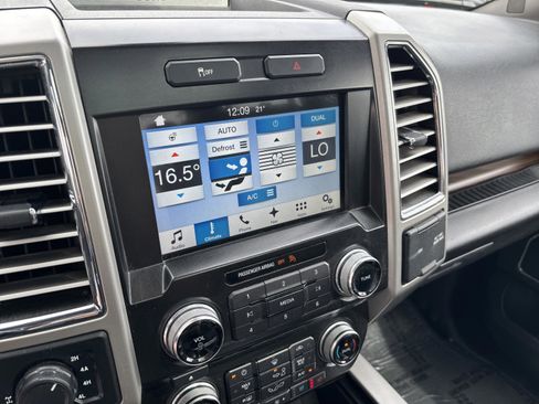 Used 2016 Ford F150 Lariat w/ Equipment Group 502A Luxury AWD/4WD image 14