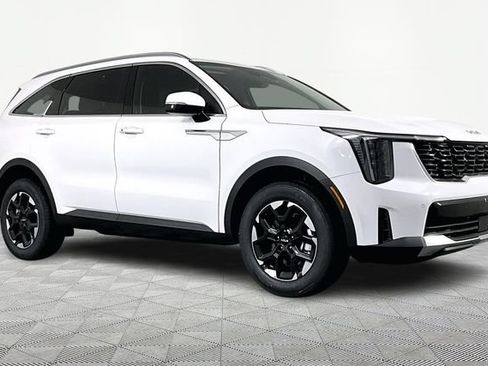 Certified 2026 Kia Sorento S AWD/4WD image 3