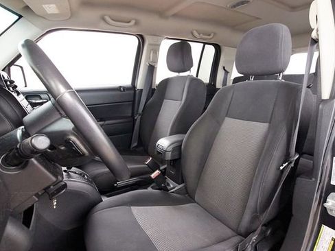Used 2015 Jeep Patriot Latitude AWD/4WD image 15