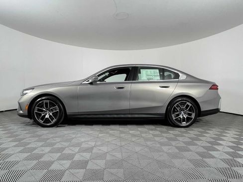 New 2026 BMW i5 eDrive40 image 7