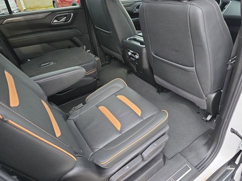 Used 2024 GMC Yukon XL AT4 w/ Technology Package image 12