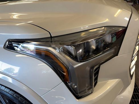 Used 2023 Toyota Sequoia Capstone AWD/4WD image 28