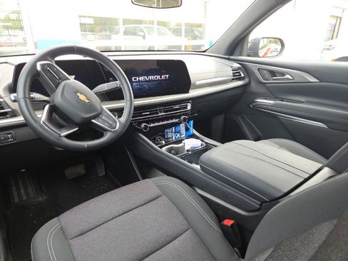 Used 2025 Chevrolet Traverse LT w/ Driver Confidence Package AWD/4WD image 13