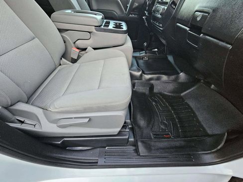 Used 2018 Chevrolet Silverado 1500 Custom w/ Trailering Package image 15