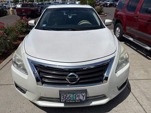 Used 2013 Nissan Altima 3.5 SL w/ Technology Pkg FWD image 1