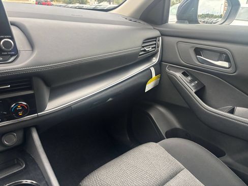 Used 2026 Nissan Rogue SV AWD/4WD image 36