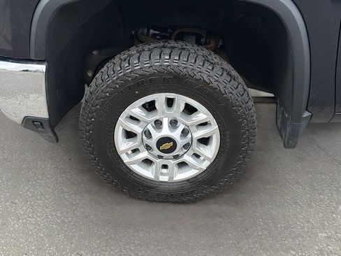 Used 2024 Chevrolet Silverado 2500 LT AWD/4WD image 38