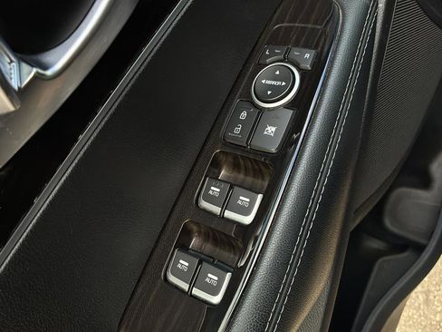 Used 2020 Kia Sorento FWD V6 image 26