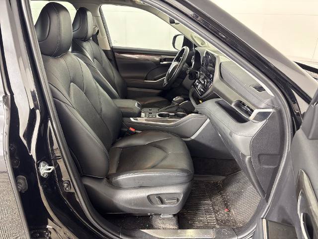 Used 2023 Toyota Highlander Limited AWD/4WD image 6