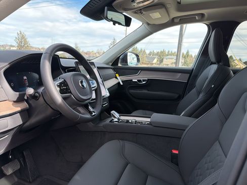 New 2026 Volvo XC90 B5 Core w/ Protection Package Premier AWD/4WD image 19