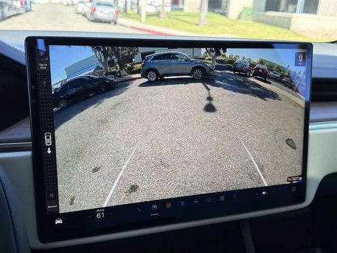 Used 2024 Tesla Model X image 18