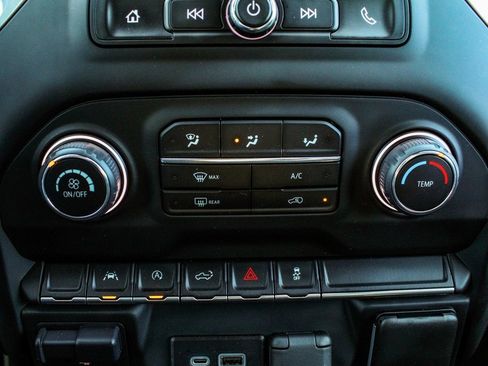 Used 2023 Chevrolet Silverado 1500 Custom image 23