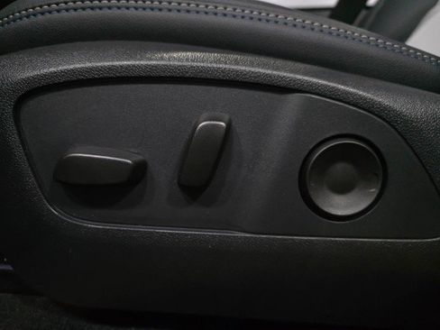 Used 2025 Chevrolet Equinox EV LT image 34