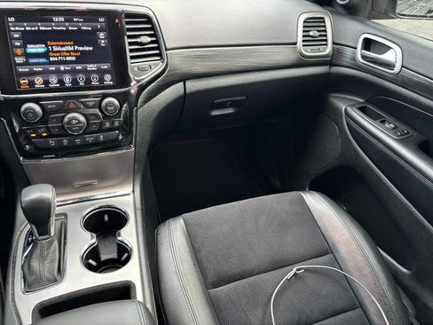 Used 2021 Jeep Grand Cherokee Laredo X AWD/4WD image 16